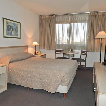 Hotel Tres Cruces Montevideo Bagian luar foto