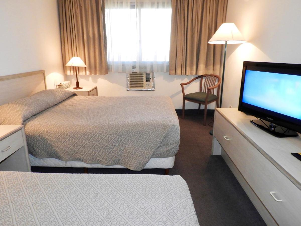 Hotel Tres Cruces Montevideo Bagian luar foto