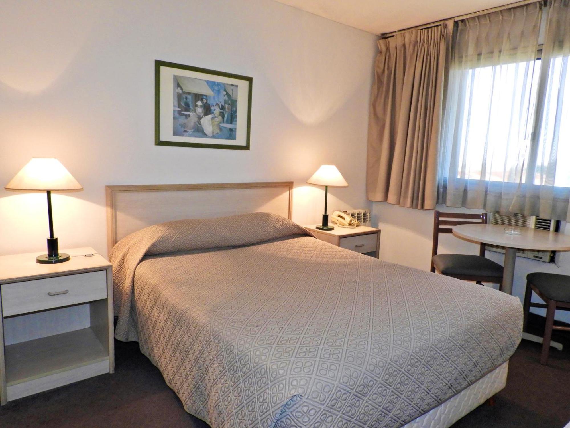 Hotel Tres Cruces Montevideo Bagian luar foto