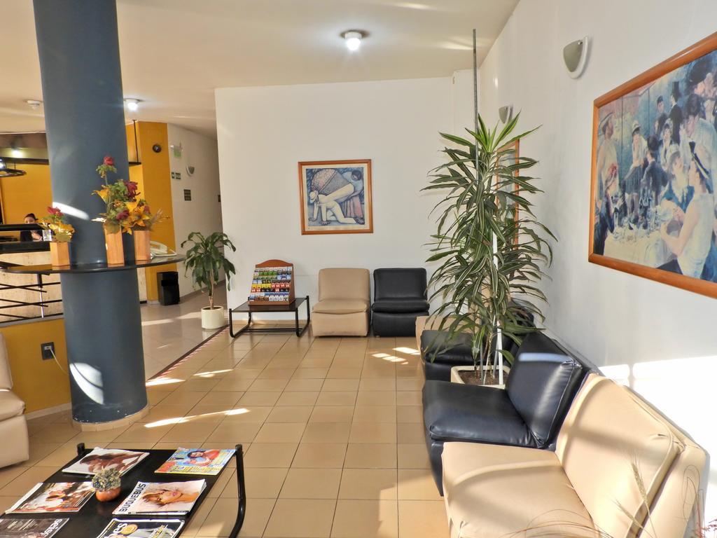 Hotel Tres Cruces Montevideo Bagian luar foto