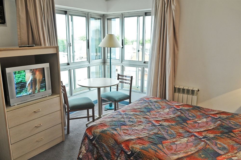 Hotel Tres Cruces Montevideo Bagian luar foto