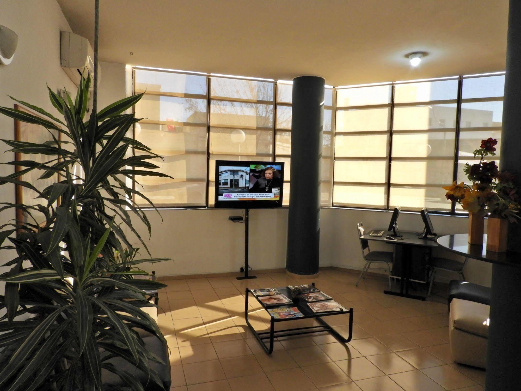 Hotel Tres Cruces Montevideo Bagian luar foto