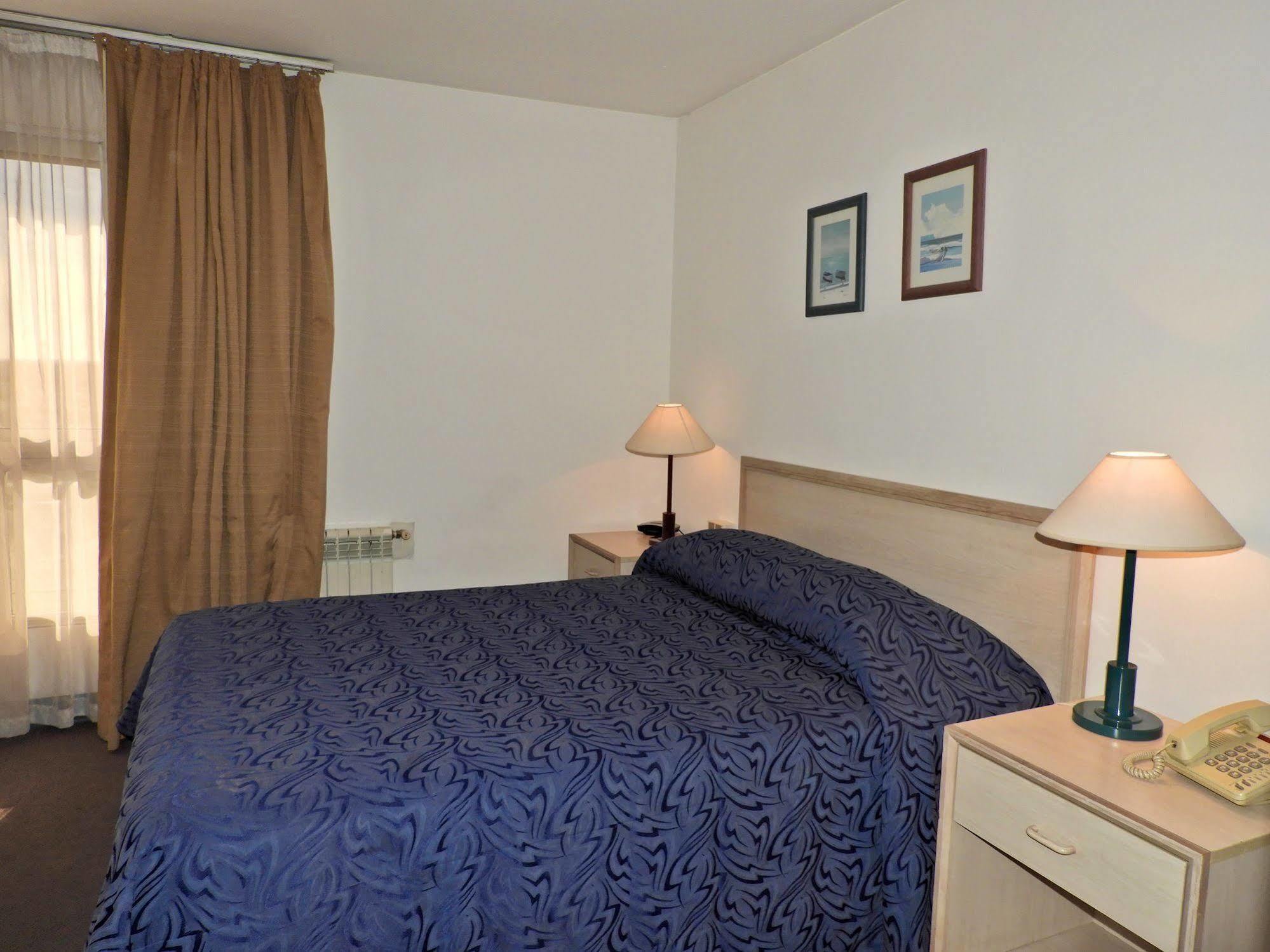 Hotel Tres Cruces Montevideo Bagian luar foto