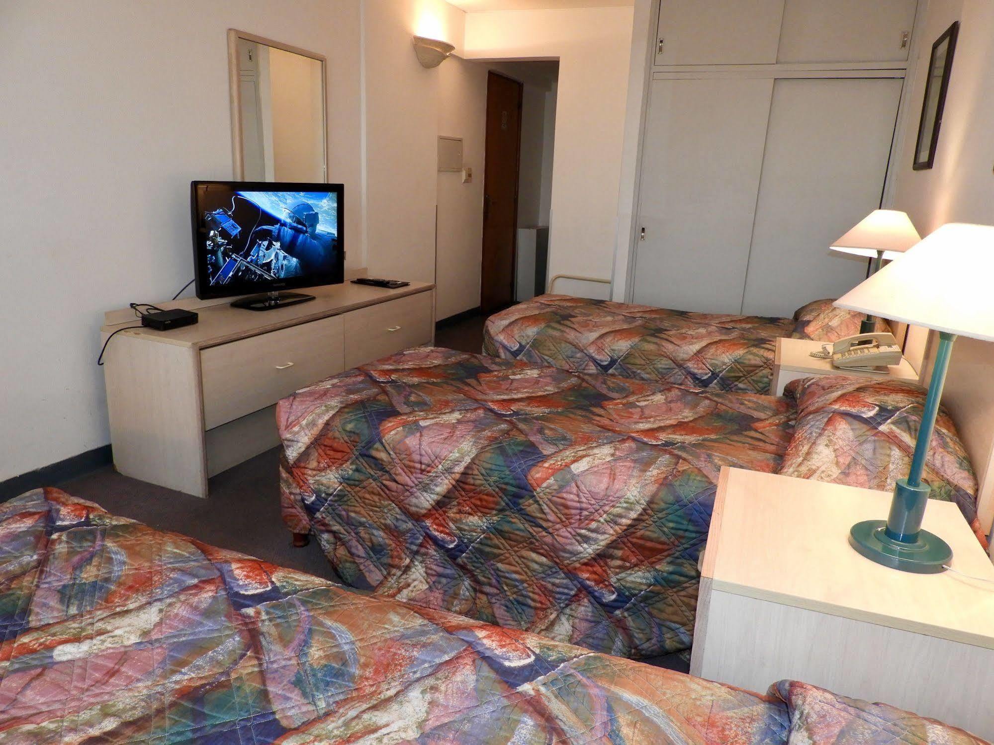 Hotel Tres Cruces Montevideo Bagian luar foto