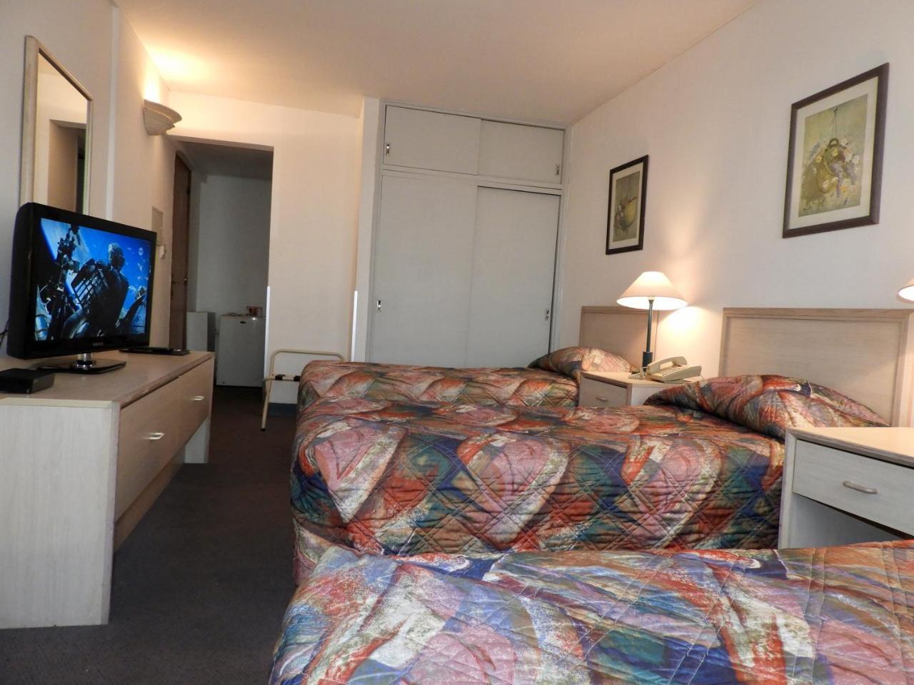 Hotel Tres Cruces Montevideo Bagian luar foto