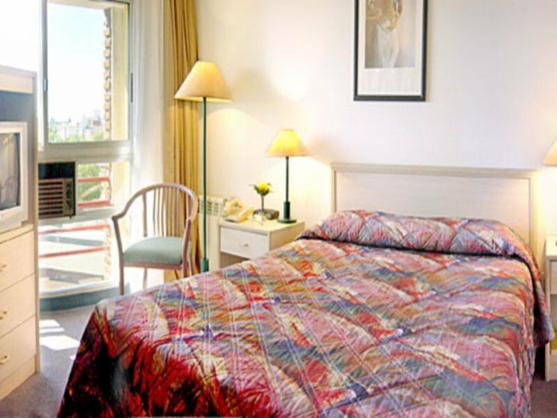 Hotel Tres Cruces Montevideo Bagian luar foto